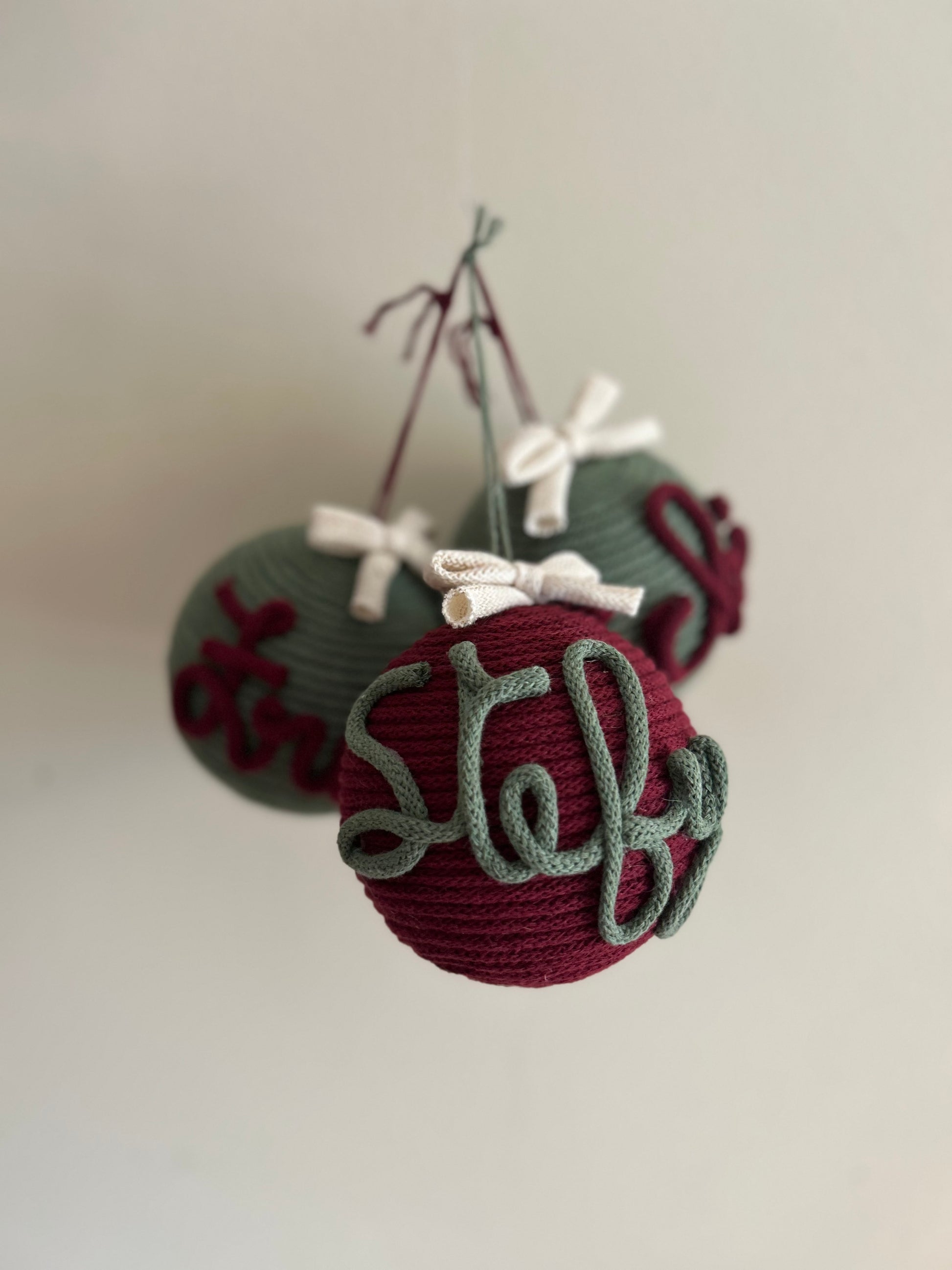 Palline di Natale in Tricotin con nome - MacraLu di Ludovica Mazzanti