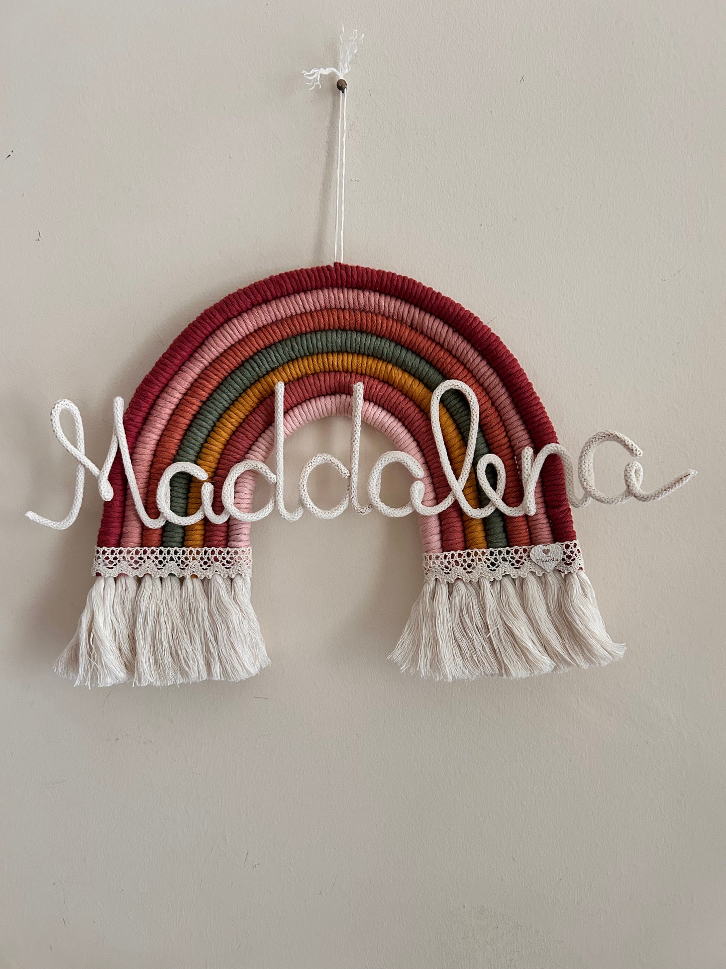 Arcobaleno in Macrame con Nome in Tricotin - MacraLu di Ludovica Mazzanti