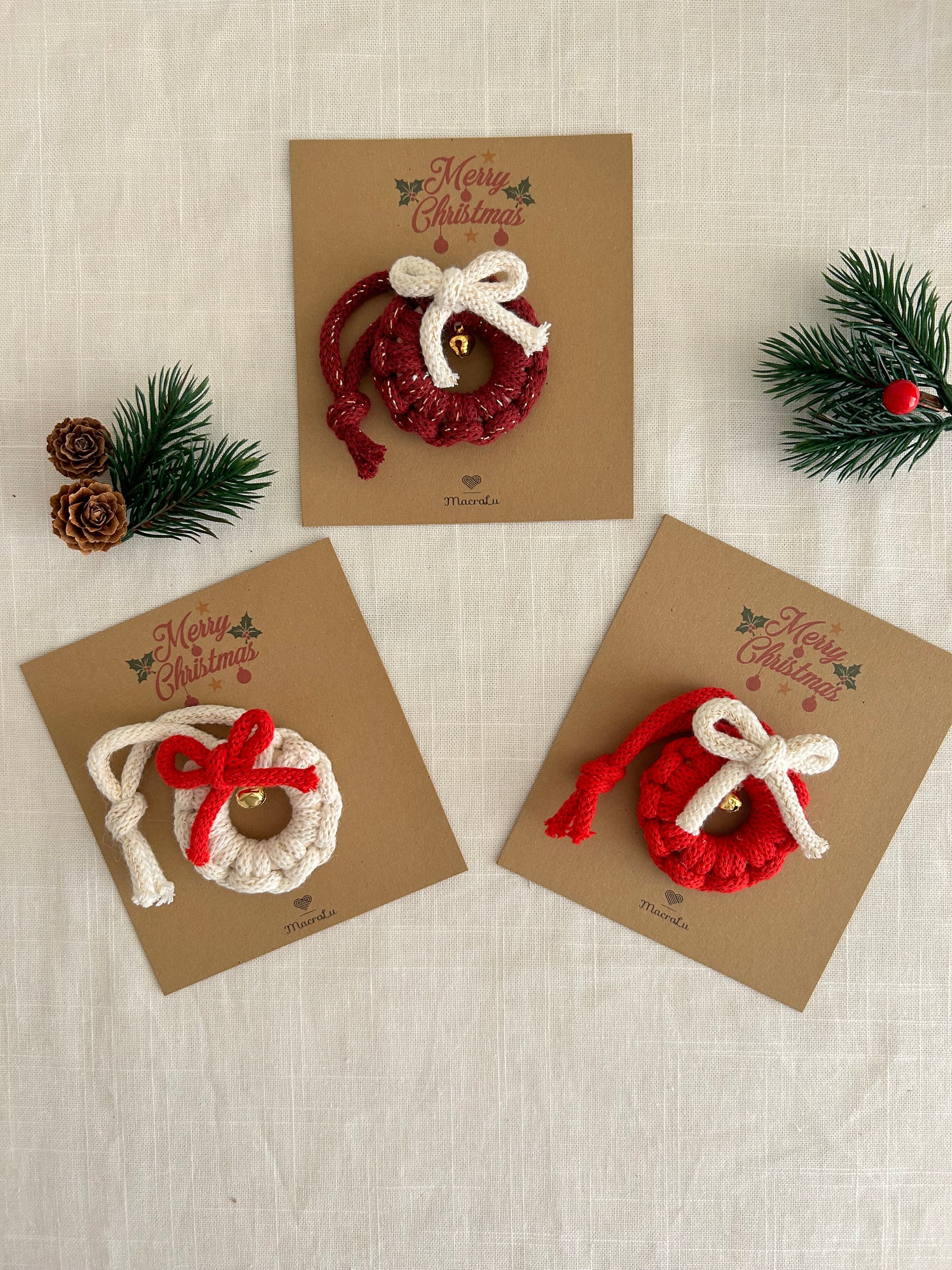 Mini ghirlandine natalizie in macramè - MacraLu di Ludovica Mazzanti