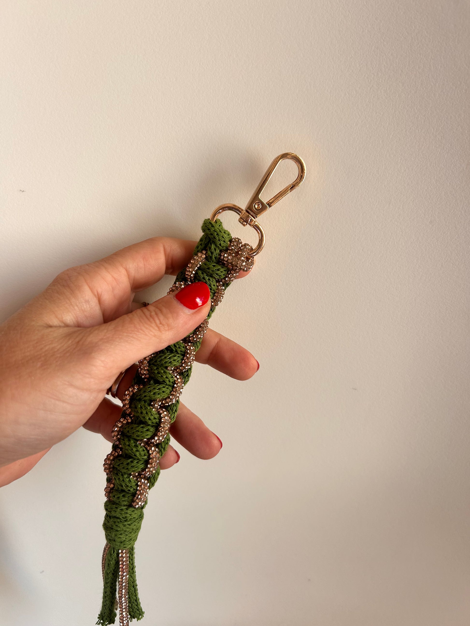 Portachiavi Infinity • Macramè con cordino strass - MacraLu di Ludovica Mazzanti