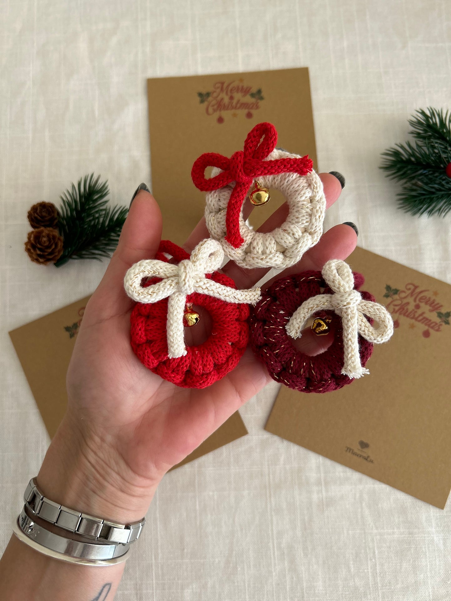 Mini ghirlandine natalizie in macramè - MacraLu di Ludovica Mazzanti