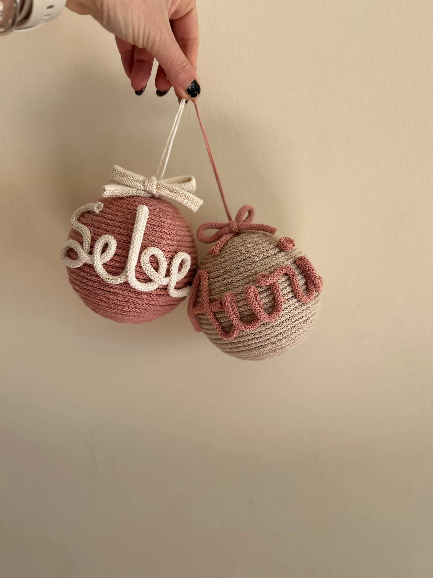 Palline di Natale in Tricotin con nome - MacraLu di Ludovica Mazzanti