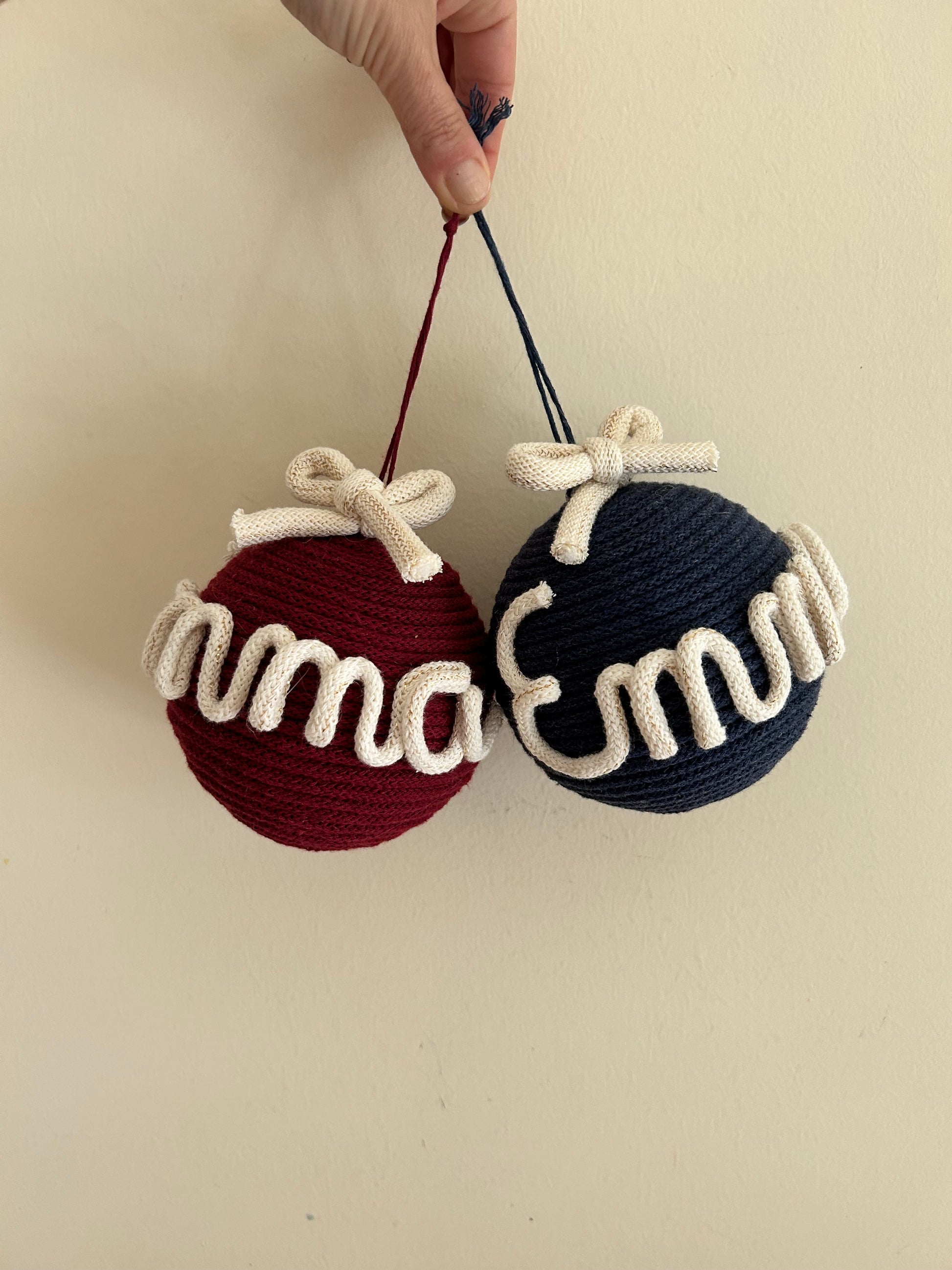Palline di Natale in Tricotin con nome - MacraLu di Ludovica Mazzanti