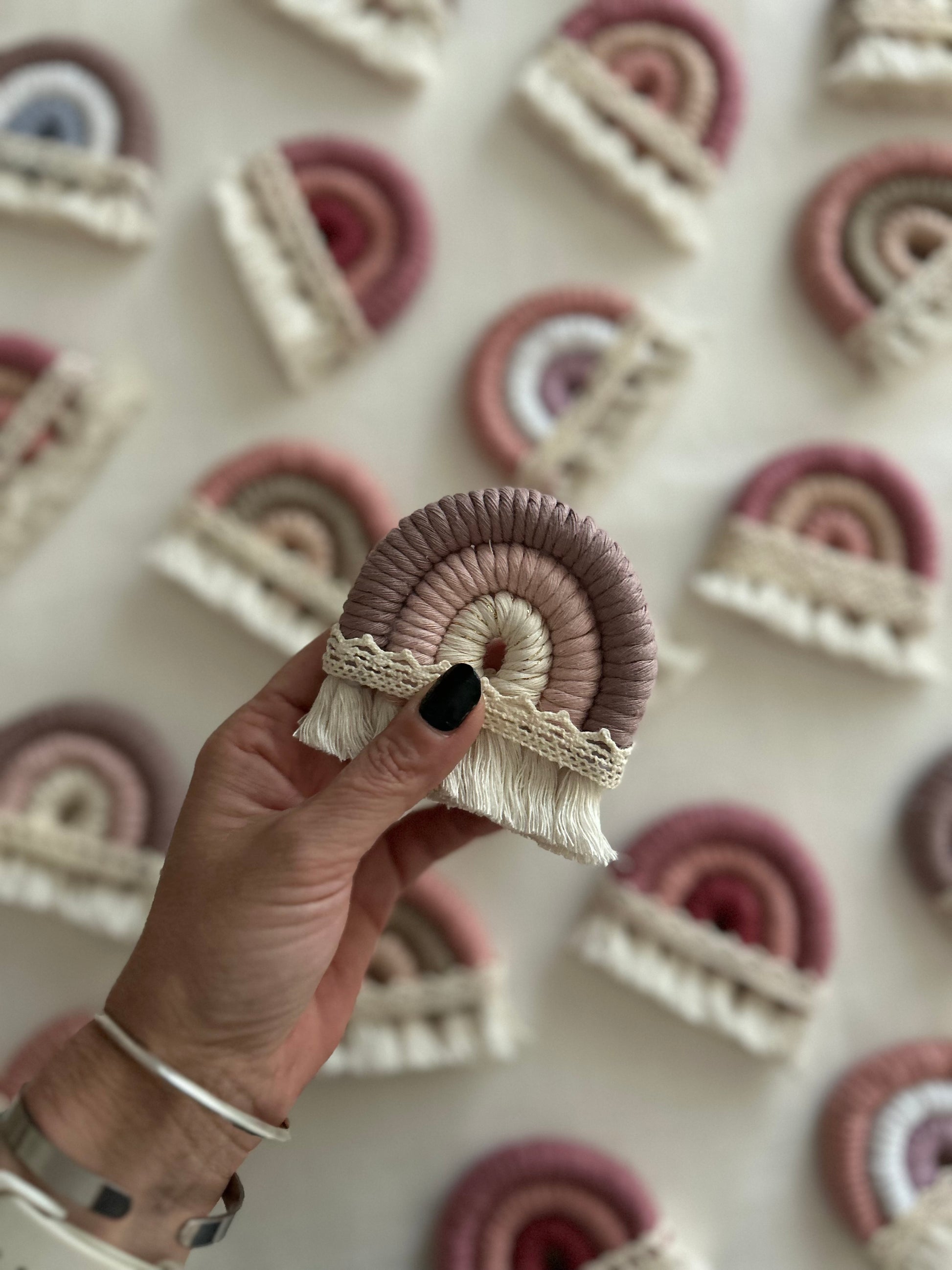 Arcobaleno bomboniera in Macramè - MacraLu di Ludovica Mazzanti