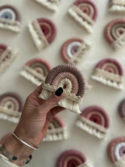 Arcobaleno bomboniera in Macramè - MacraLu di Ludovica Mazzanti