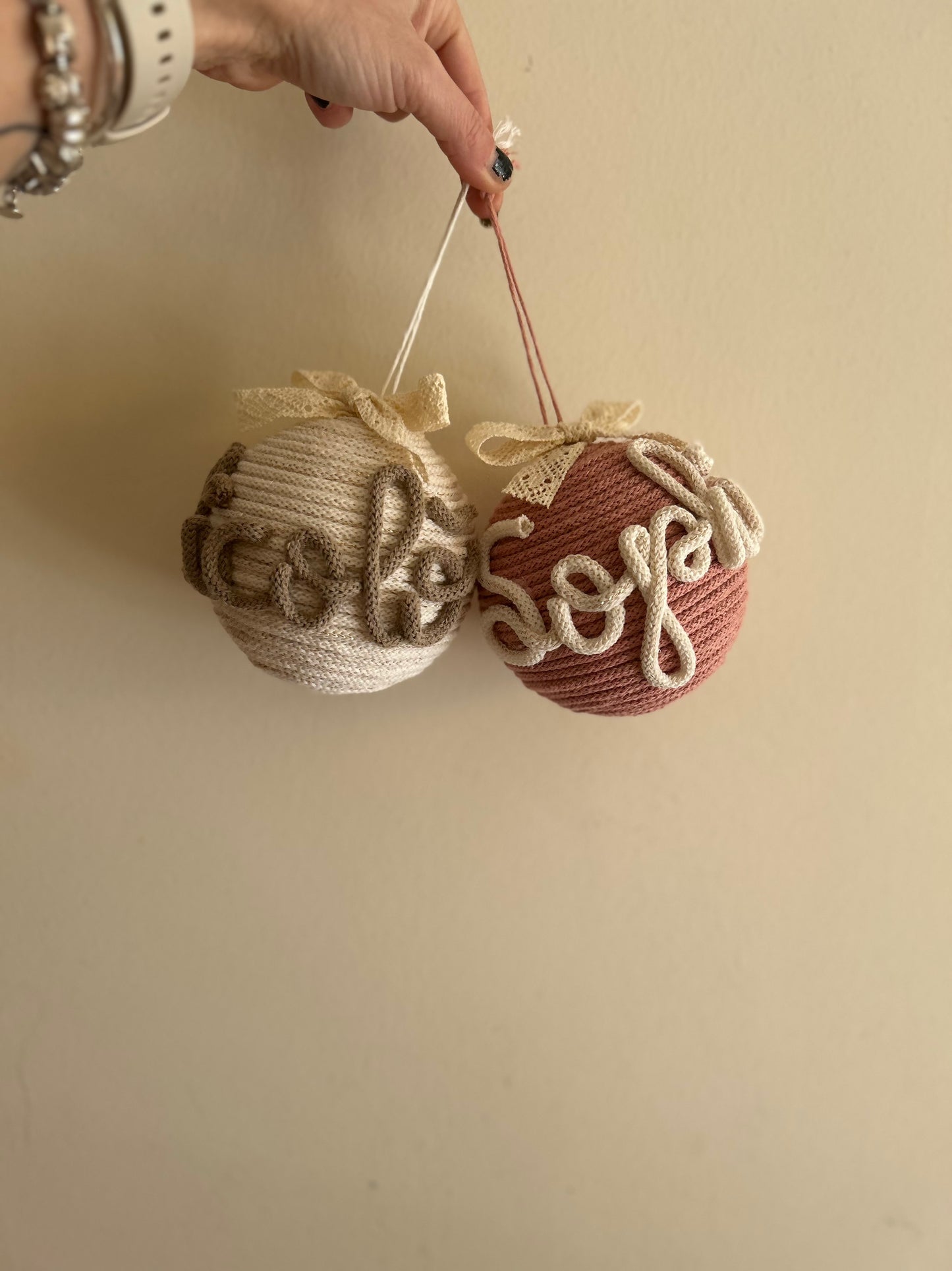 Palline di Natale in Tricotin con nome - MacraLu di Ludovica Mazzanti