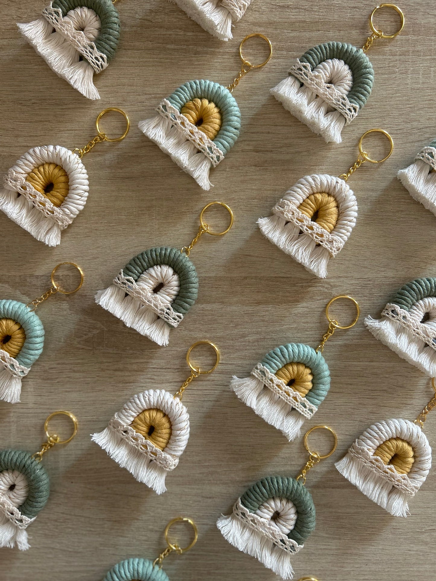 Arcobaleno bomboniera in Macramè - MacraLu di Ludovica Mazzanti