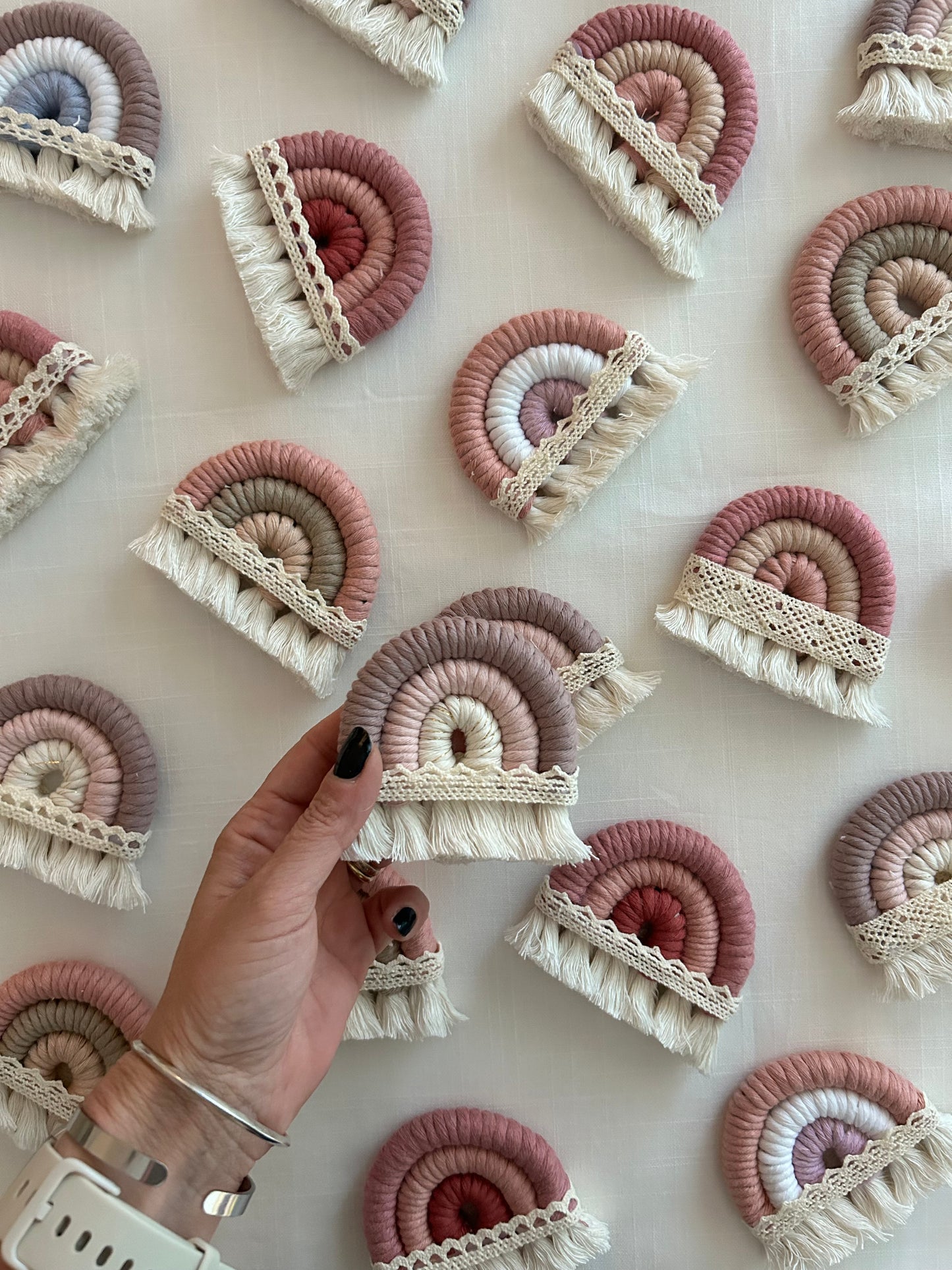 Arcobaleno bomboniera in Macramè - MacraLu di Ludovica Mazzanti