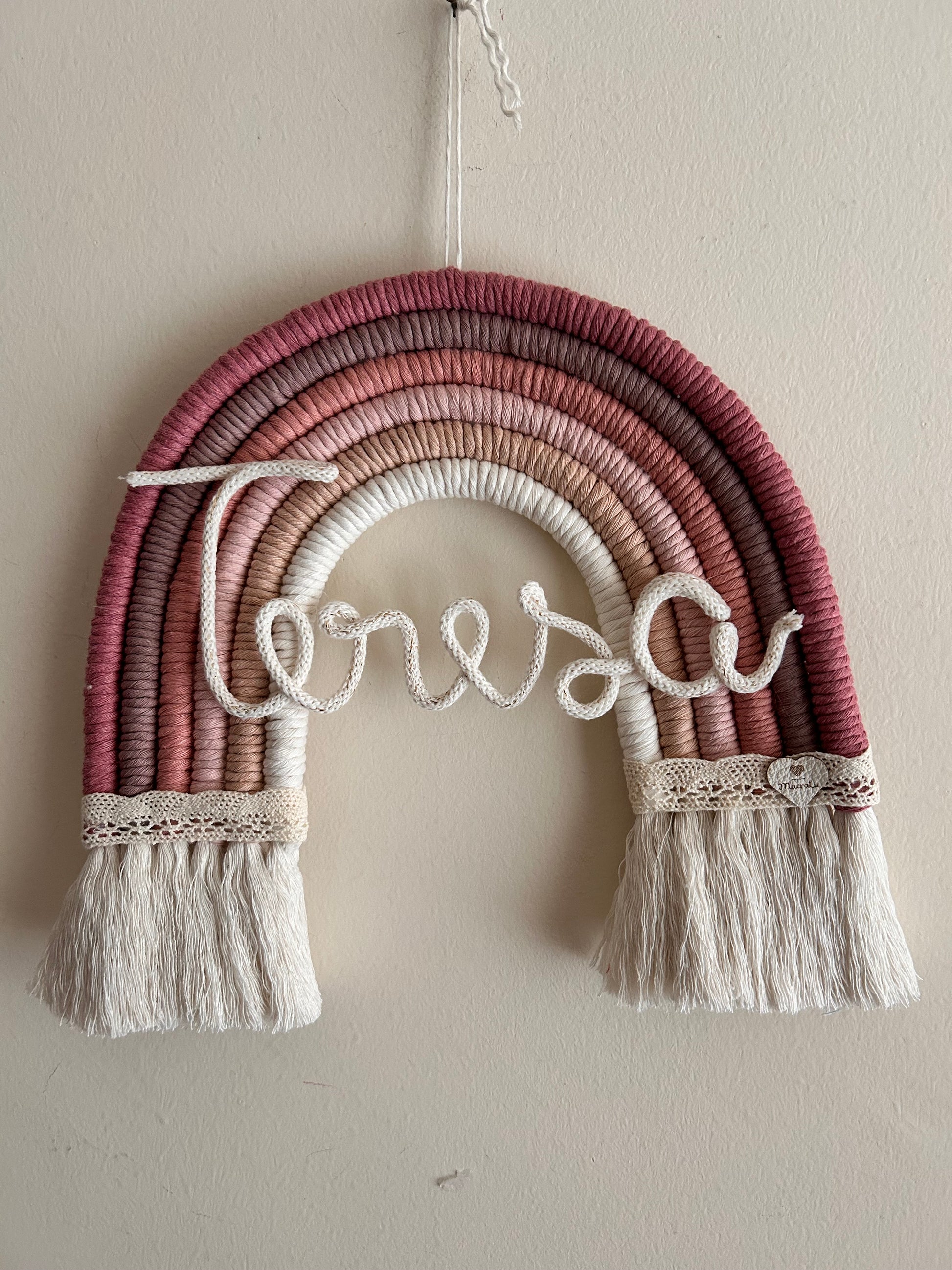 Arcobaleno in Macrame con Nome in Tricotin - MacraLu di Ludovica Mazzanti