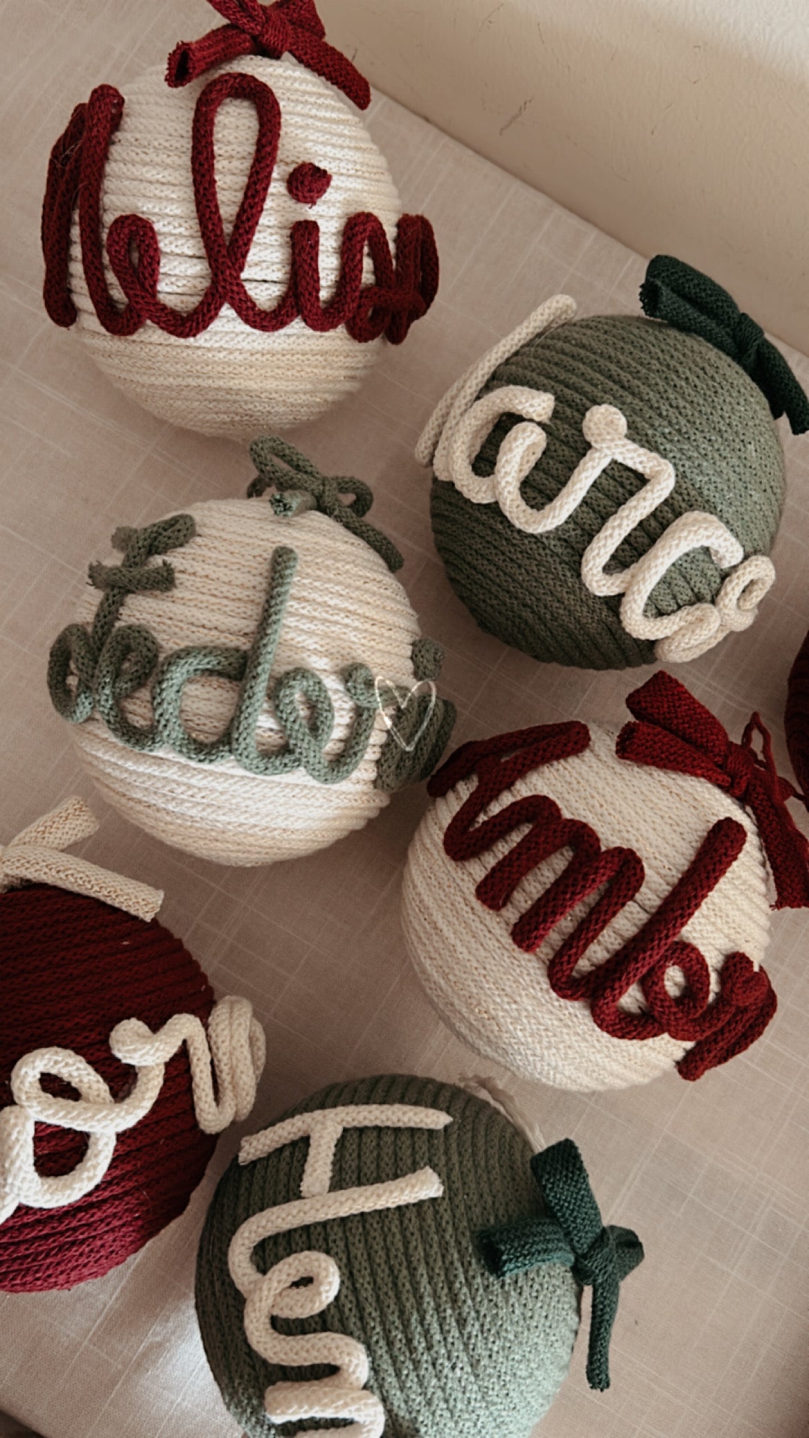 Palline di Natale in Tricotin con nome - MacraLu di Ludovica Mazzanti