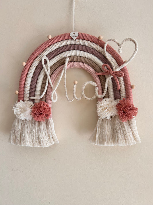Arcobaleno in Macrame con Nome in Tricotin - MacraLu di Ludovica Mazzanti