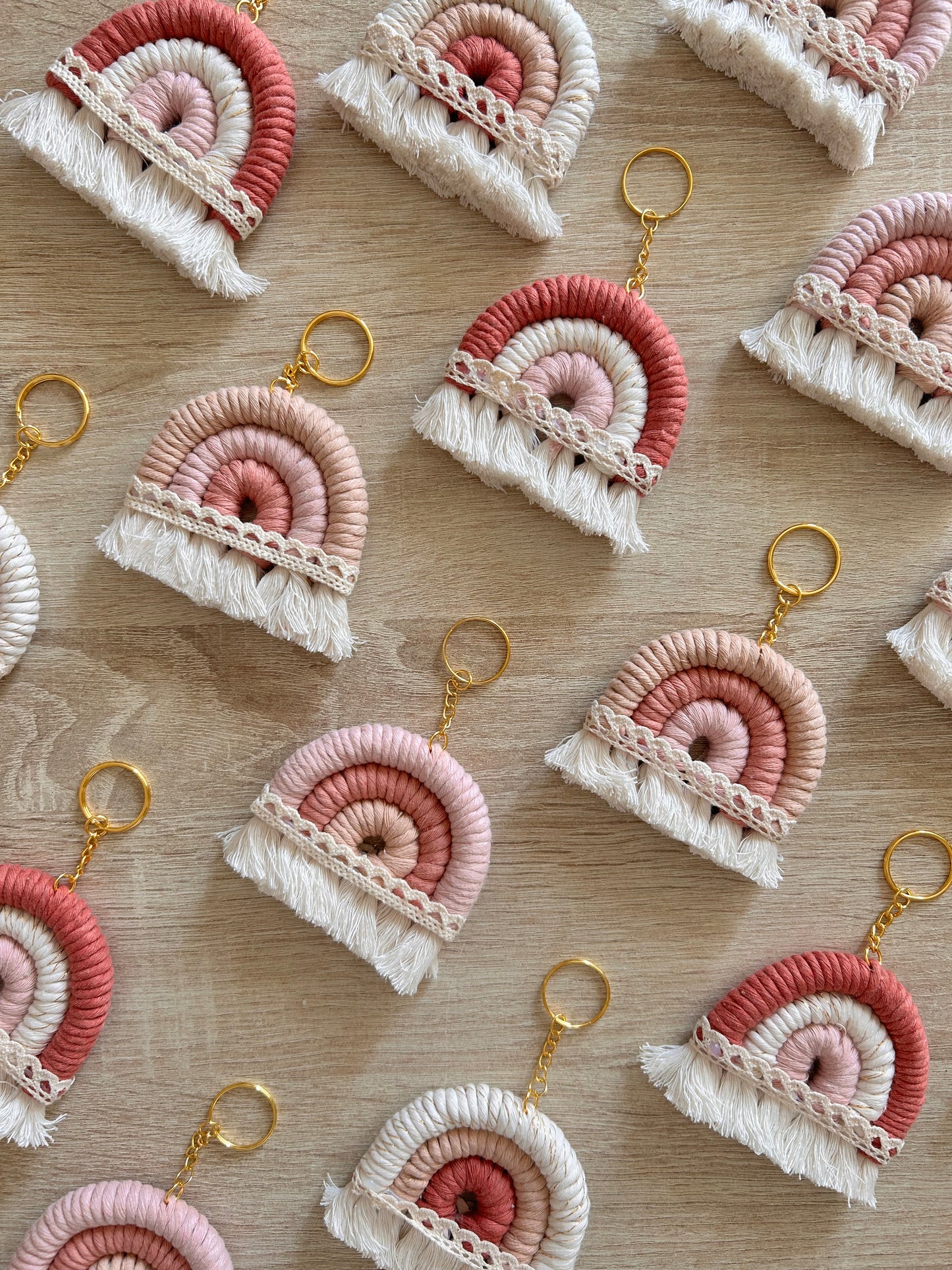 Arcobaleno bomboniera in Macramè - MacraLu di Ludovica Mazzanti