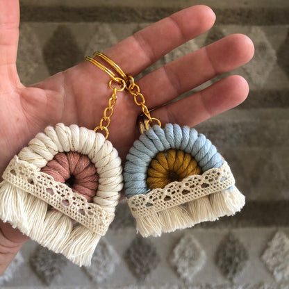 Arcobaleno bomboniera in Macramè - MacraLu di Ludovica Mazzanti