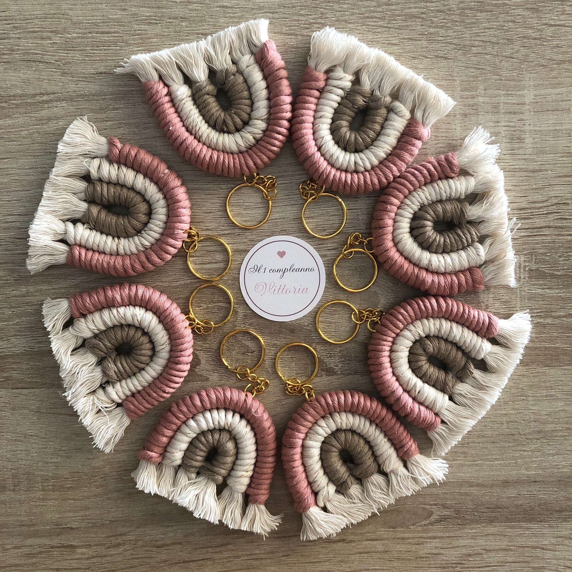 Arcobaleno bomboniera in Macramè - MacraLu di Ludovica Mazzanti