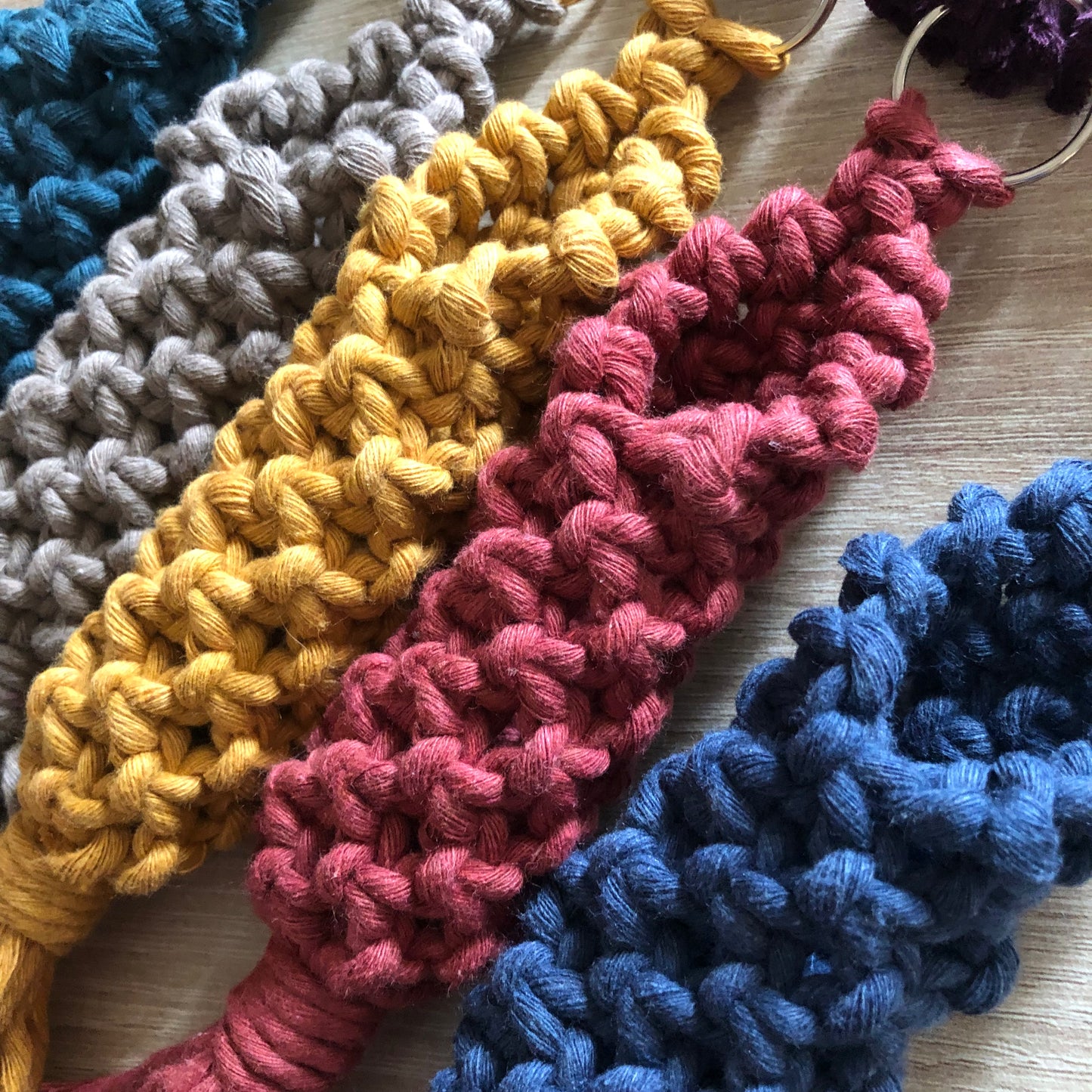 Portarossetto Macramè - MacraLu di Ludovica Mazzanti