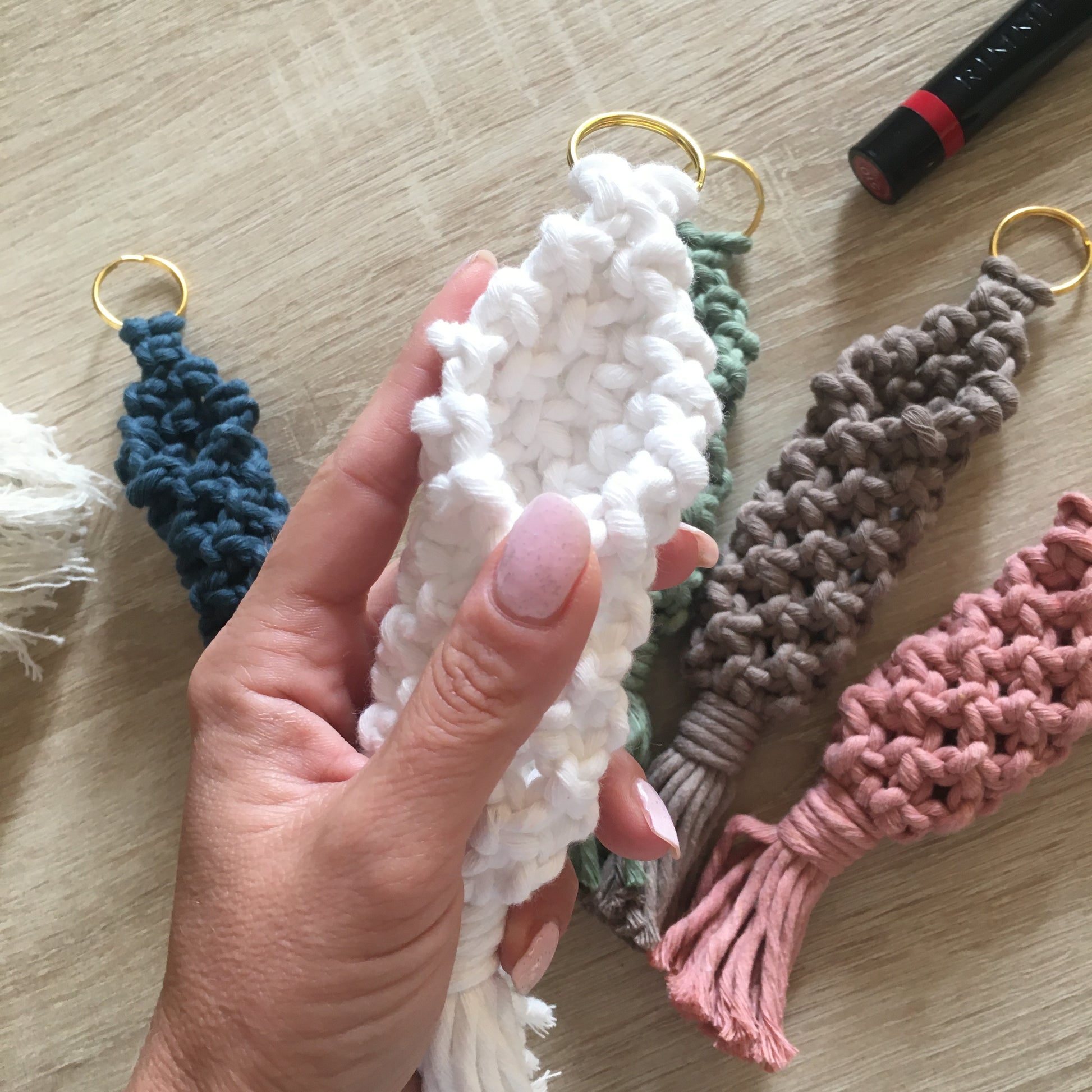 Portarossetto Macramè - MacraLu di Ludovica Mazzanti